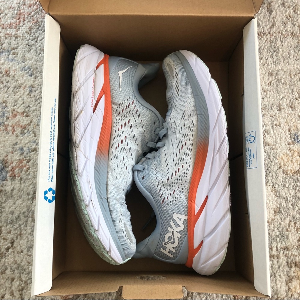 HOKA Clifton 8